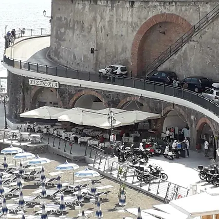 That's Atrani, Amalfi Coast Front Feriehus